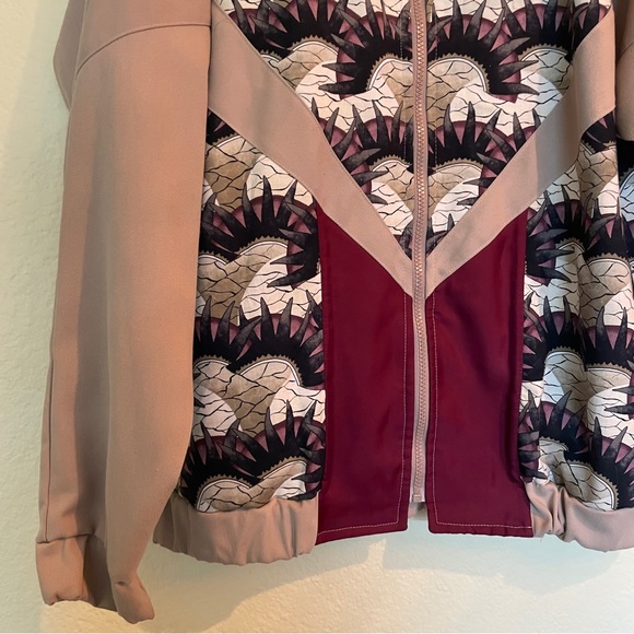 Vintage Patterned Zip Up Light Jacket - Picture 10 of 13